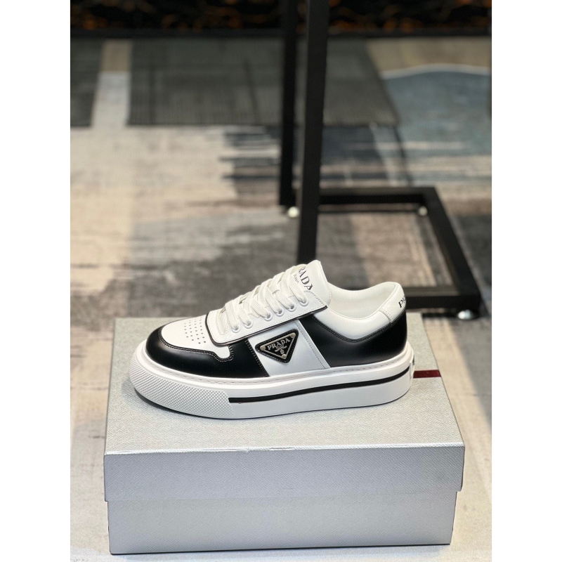 Pra*a casual shoes